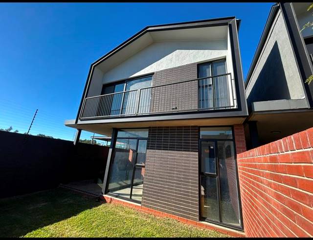 3 BEDROOM TOWNHOUSE FOR SALE IN OLYMPUS AH